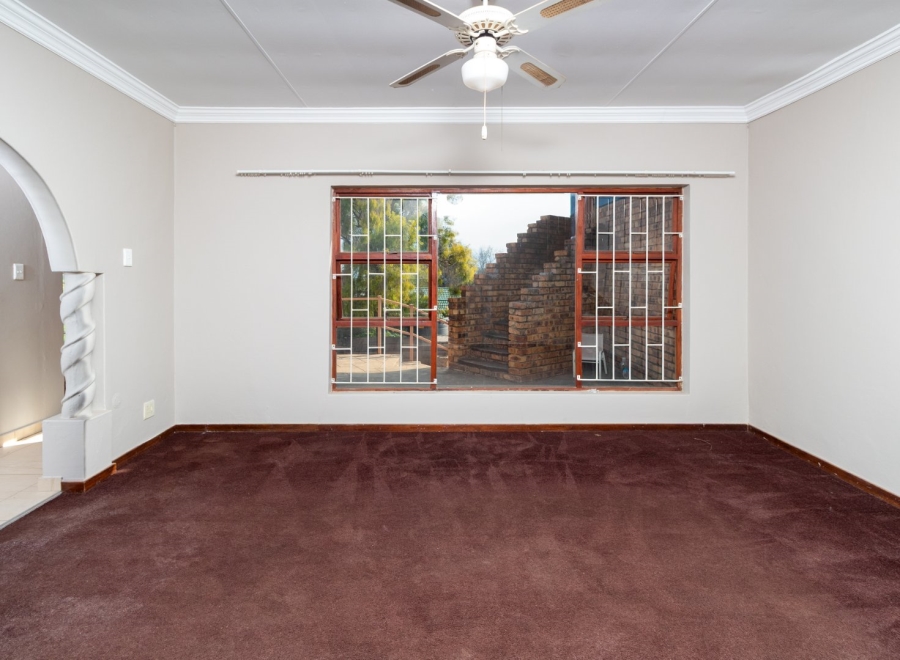 4 Bedroom Property for Sale in Ifafi North West